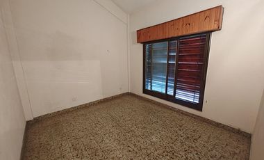 Casa en venta en Isidro Casanova