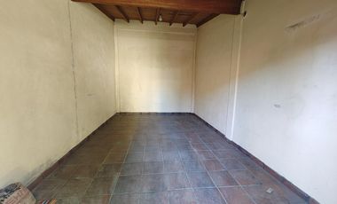 Casa en venta en Isidro Casanova