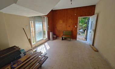 Casa en venta en Isidro Casanova