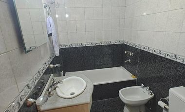 Casa en venta en Isidro Casanova