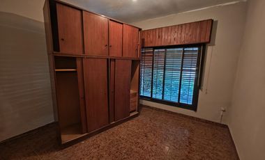 Casa en venta en Isidro Casanova
