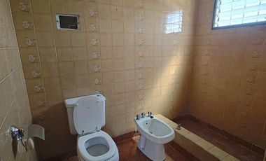 Casa en venta en Isidro Casanova