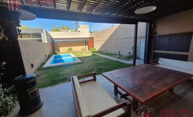 Vende Casa 3 Habitaciones - Plottier