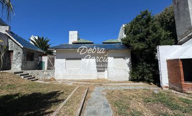 CASA A REFACCIONAR VENTA BARRIO SAN RAFAEL MDA 4 AMB 1 CUADRA DEL MAR GAS NATURAL COCHERA PARRILLA
