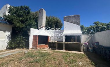 CASA A REFACCIONAR VENTA BARRIO SAN RAFAEL MDA 4 AMB 1 CUADRA DEL MAR GAS NATURAL COCHERA PARRILLA