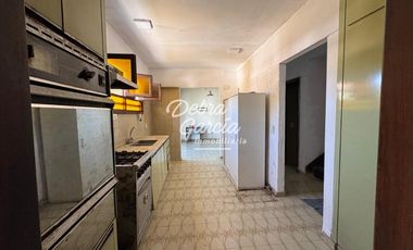 CASA A REFACCIONAR VENTA BARRIO SAN RAFAEL MDA 4 AMB 1 CUADRA DEL MAR GAS NATURAL COCHERA PARRILLA