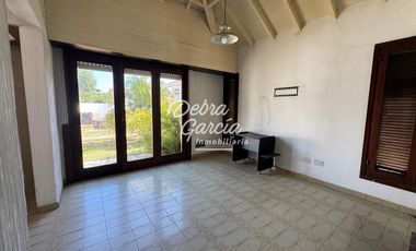 CASA A REFACCIONAR VENTA BARRIO SAN RAFAEL MDA 4 AMB 1 CUADRA DEL MAR GAS NATURAL COCHERA PARRILLA