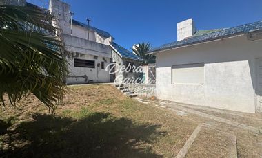 CASA A REFACCIONAR VENTA BARRIO SAN RAFAEL MDA 4 AMB 1 CUADRA DEL MAR GAS NATURAL COCHERA PARRILLA