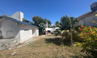 CASA A REFACCIONAR VENTA BARRIO SAN RAFAEL MDA 4 AMB 1 CUADRA DEL MAR GAS NATURAL COCHERA PARRILLA