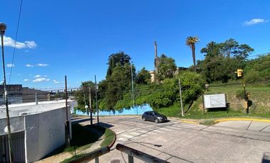 Departamento en Venta de 2 dormitorios. Balcón con vista. Cochera. Centro Zarate