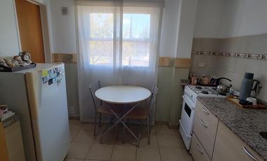 Departamento en Venta de 2 dormitorios. Balcón con vista. Cochera. Centro Zarate