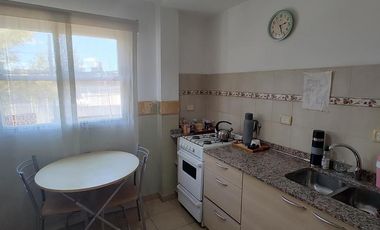 Departamento en Venta de 2 dormitorios. Balcón con vista. Cochera. Centro Zarate
