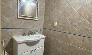 Departamento en Venta de 2 dormitorios. Balcón con vista. Cochera. Centro Zarate