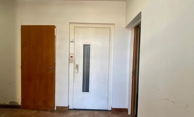 Departamento en Venta de 2 dormitorios. Balcón con vista. Cochera. Centro Zarate