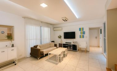 Casa 6 ambientes en Ranelagh con cochera y pileta