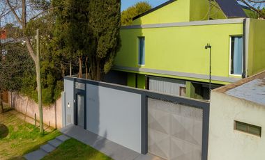 Casa 6 ambientes en Ranelagh con cochera y pileta