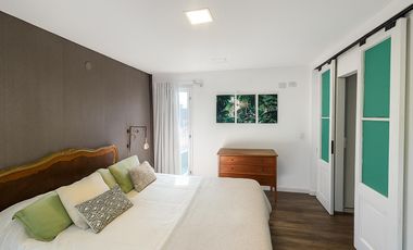 Casa 6 ambientes en Ranelagh con cochera y pileta