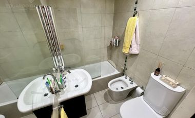 IMPECABLE PH sobre la Avda - Apto Crédito - Posible permuta menor valor!!