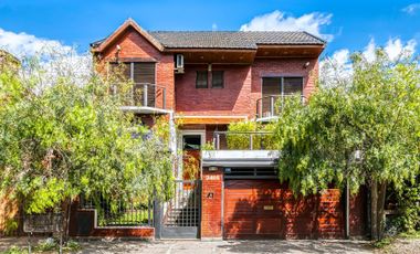 Casa en  venta- City Bell