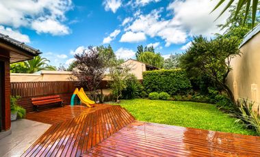Casa en  venta- City Bell