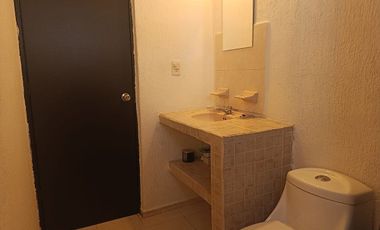 Casa equipada de 2 recámaras frente a parque – Pinos Norte, Mérida