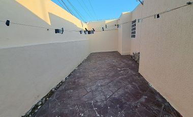 Casa equipada de 2 recámaras frente a parque – Pinos Norte, Mérida