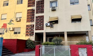 3 ambientes - Venta Directa - A mts de la estación y de Escalada Centro