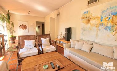 Casa en Venta de 5 Ambientes en Olivos con Jardín y Pileta