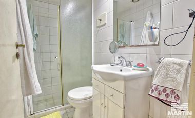 Casa en Venta de 5 Ambientes en Olivos con Jardín y Pileta