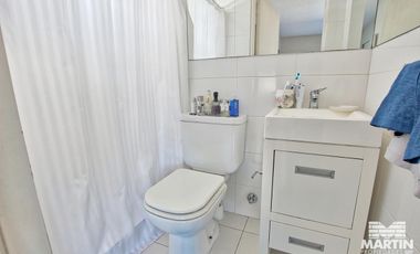 Casa en Venta de 5 Ambientes en Olivos con Jardín y Pileta
