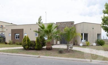 Casa en venta - Barrio La Horqueta de Echeverría, Canning