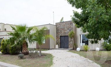 Casa en venta - Barrio La Horqueta de Echeverría, Canning