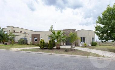 Casa en venta - Barrio La Horqueta de Echeverría, Canning
