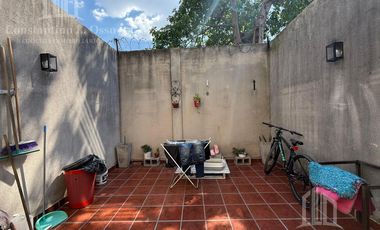 Departamento con patio en Remedios de Escalada