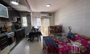 Departamento con patio en Remedios de Escalada