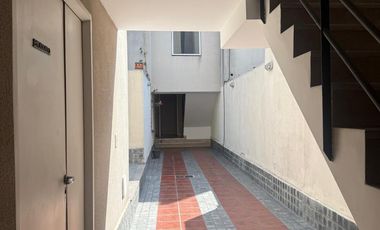 Departamento con patio en Remedios de Escalada