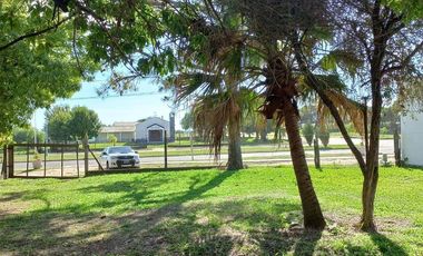 CASA EN VENTA SOBRE AV. PRINCIPAL (Col Ayuí)
