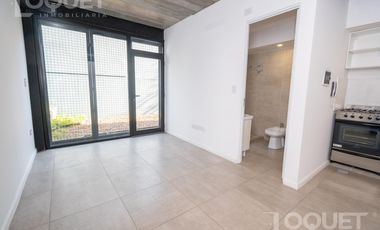 Departamento monoambiente con patio en Planta Baja