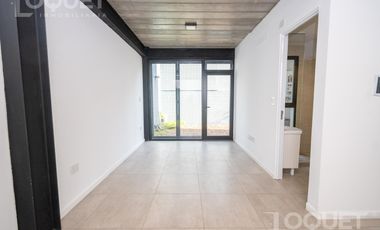 Departamento monoambiente con patio en Planta Baja