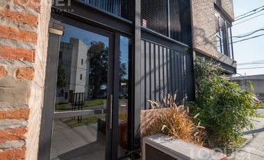 Departamento monoambiente con patio en Planta Baja