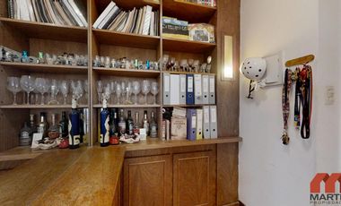 Departamento en Venta de 3 Ambientes en Olivos con Patio y Cochera