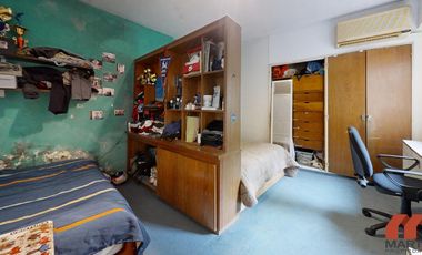 Departamento en Venta de 3 Ambientes en Olivos con Patio y Cochera
