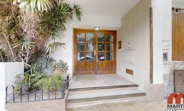 Departamento en Venta de 3 Ambientes en Olivos con Patio y Cochera