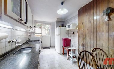 Departamento en Venta de 3 Ambientes en Olivos con Patio y Cochera
