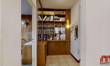 Departamento en Venta de 3 Ambientes en Olivos con Patio y Cochera