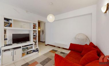 Departamento en Venta de 3 Ambientes en Olivos con Patio y Cochera