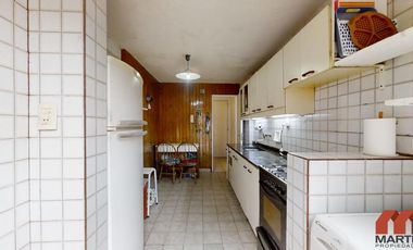 Departamento en Venta de 3 Ambientes en Olivos con Patio y Cochera