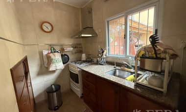 Venta PH/Casa 3 ambientes con cochera en Wilde