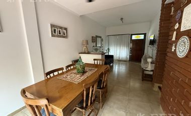 Venta PH/Casa 3 ambientes con cochera en Wilde