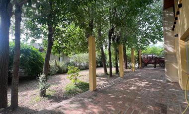 Casa en venta en Barrio Estancia Smithfield, sobre lote central